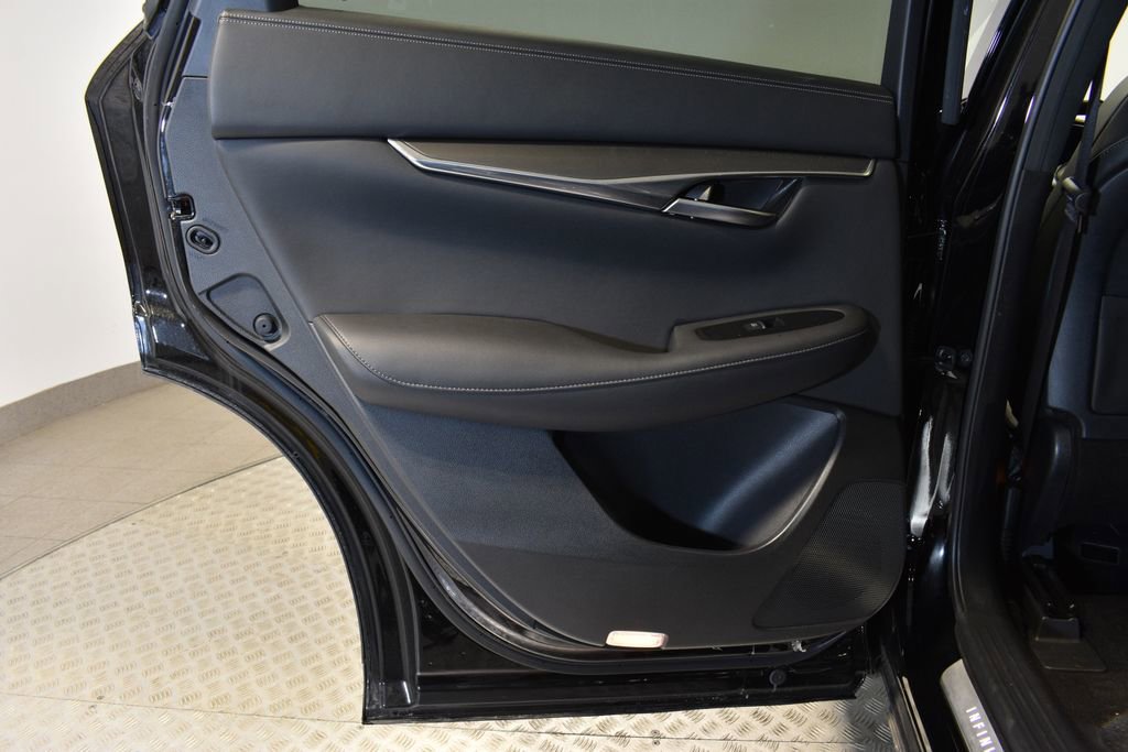 Certified 2025 INFINITI QX50 Luxe image 26