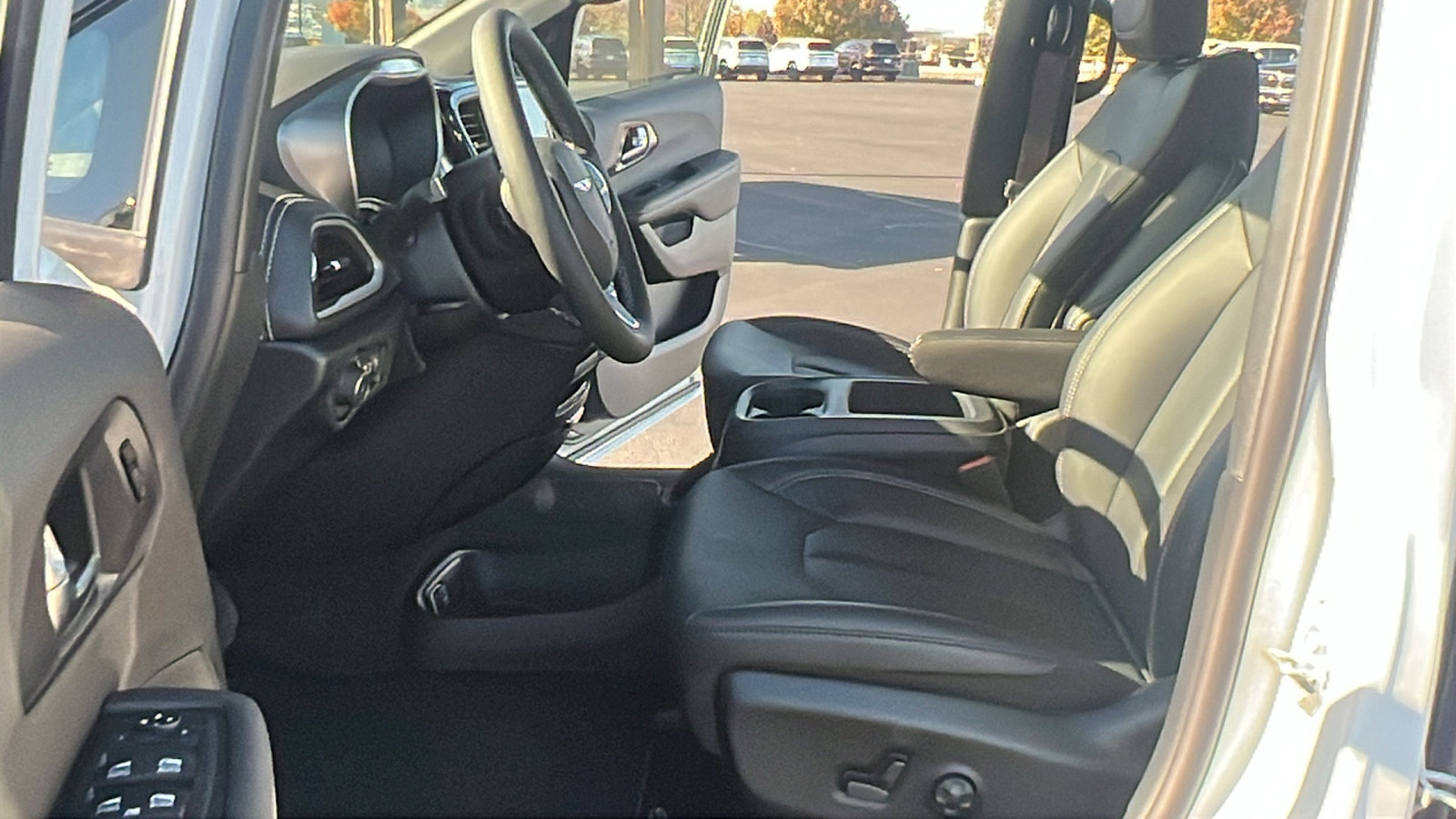 New 2026 Chrysler Pacifica Select image 15