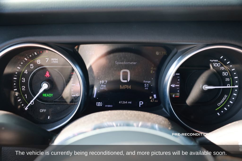 Used 2023 Jeep Wrangler Unlimited Sahara AWD/4WD image 16