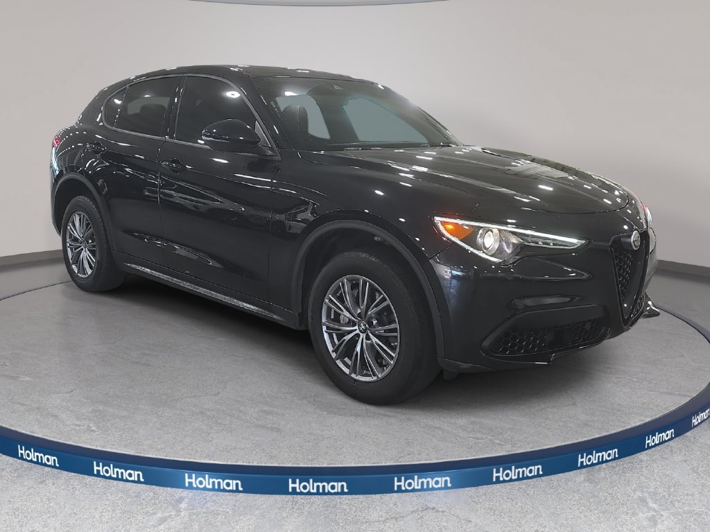 Used 2023 Alfa Romeo Stelvio Sprint RWD image 4