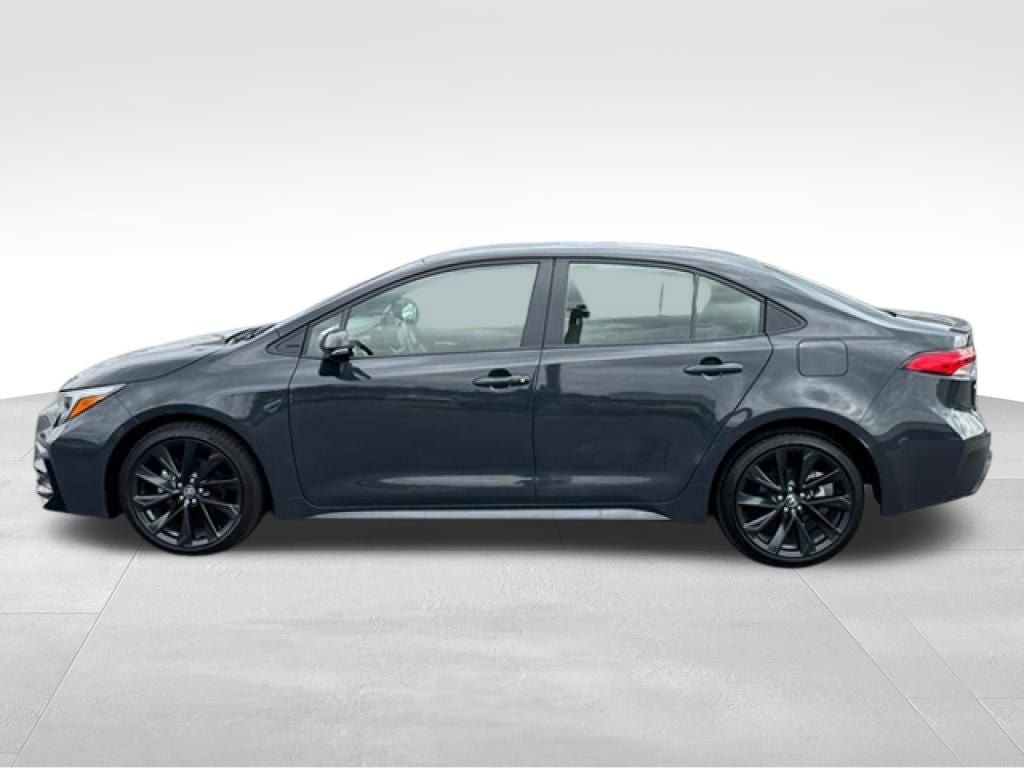 Certified 2024 Toyota Corolla SE w/ SE Package image 2