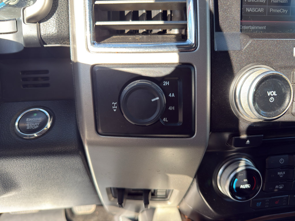 Used 2015 Ford F150 Lariat w/ Equipment Group 502A Luxury AWD/4WD image 25