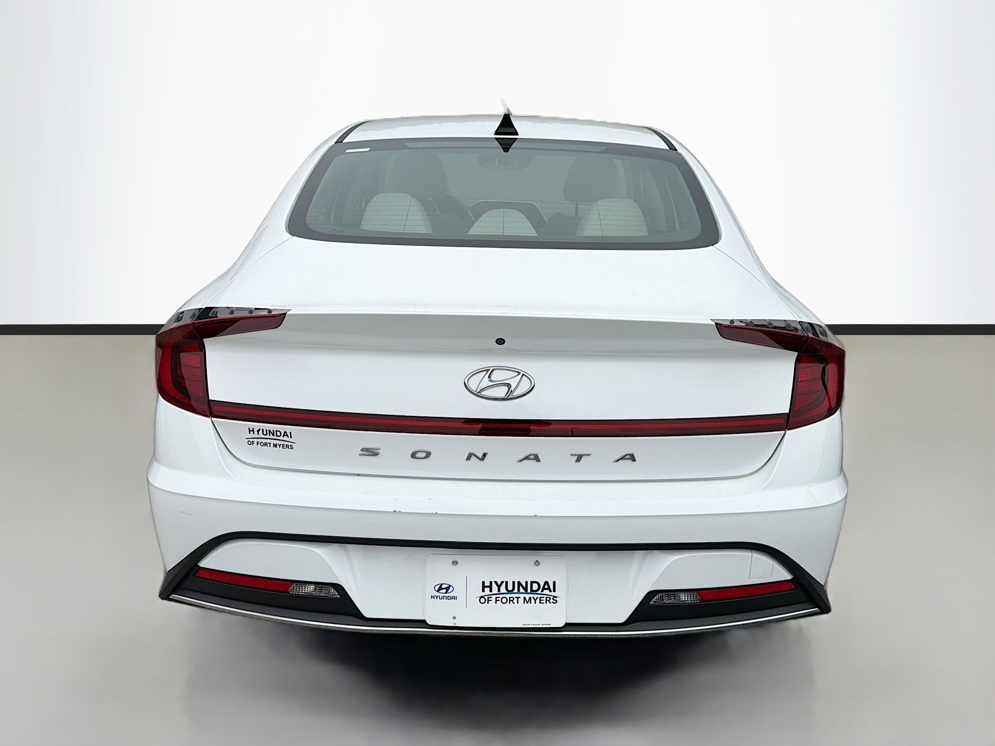 Used 2023 Hyundai Sonata SE w/ Preferred Accessory Package image 4