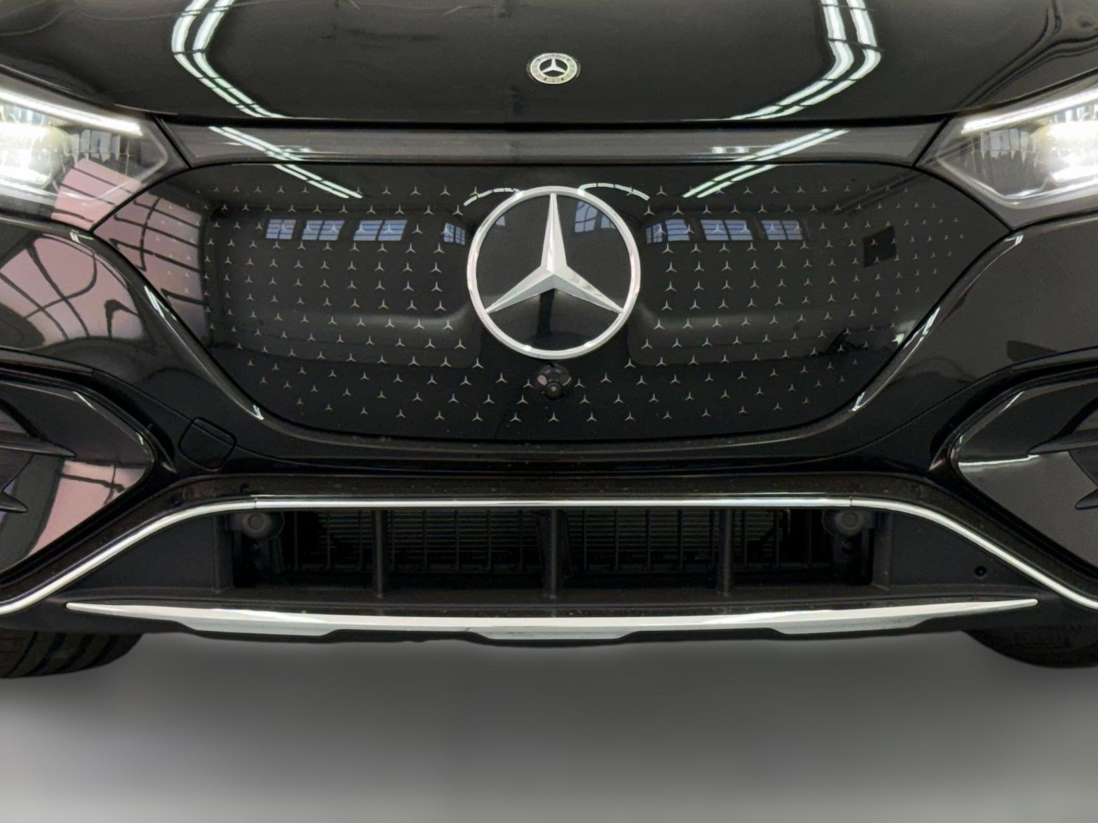 New 2027 Mercedes-Benz EQE 320+ SUV image 25