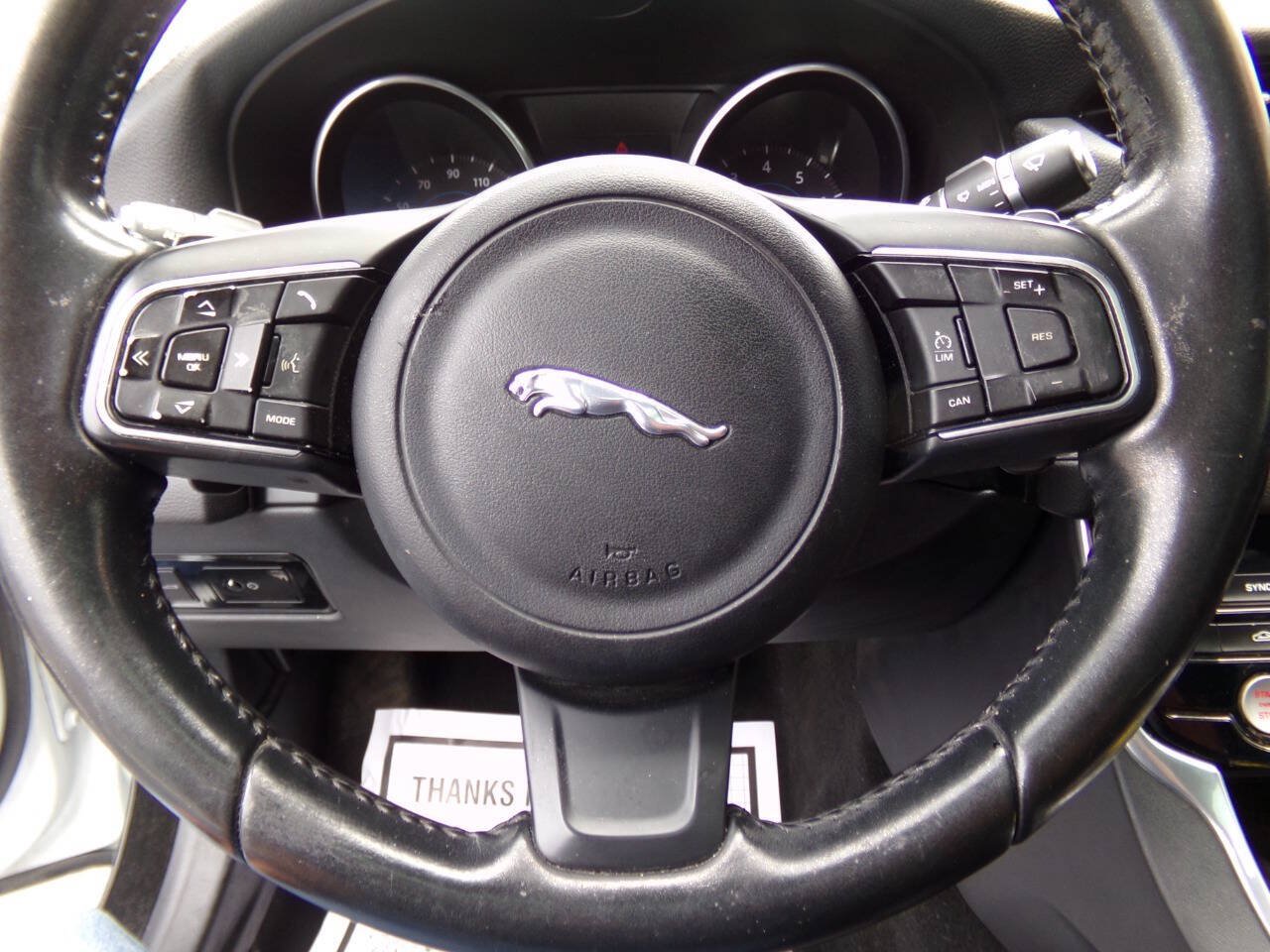 Used 2016 Jaguar XF Premium RWD image 16