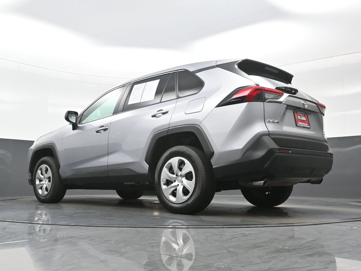 Used 2023 Toyota RAV4 LE AWD/4WD image 28