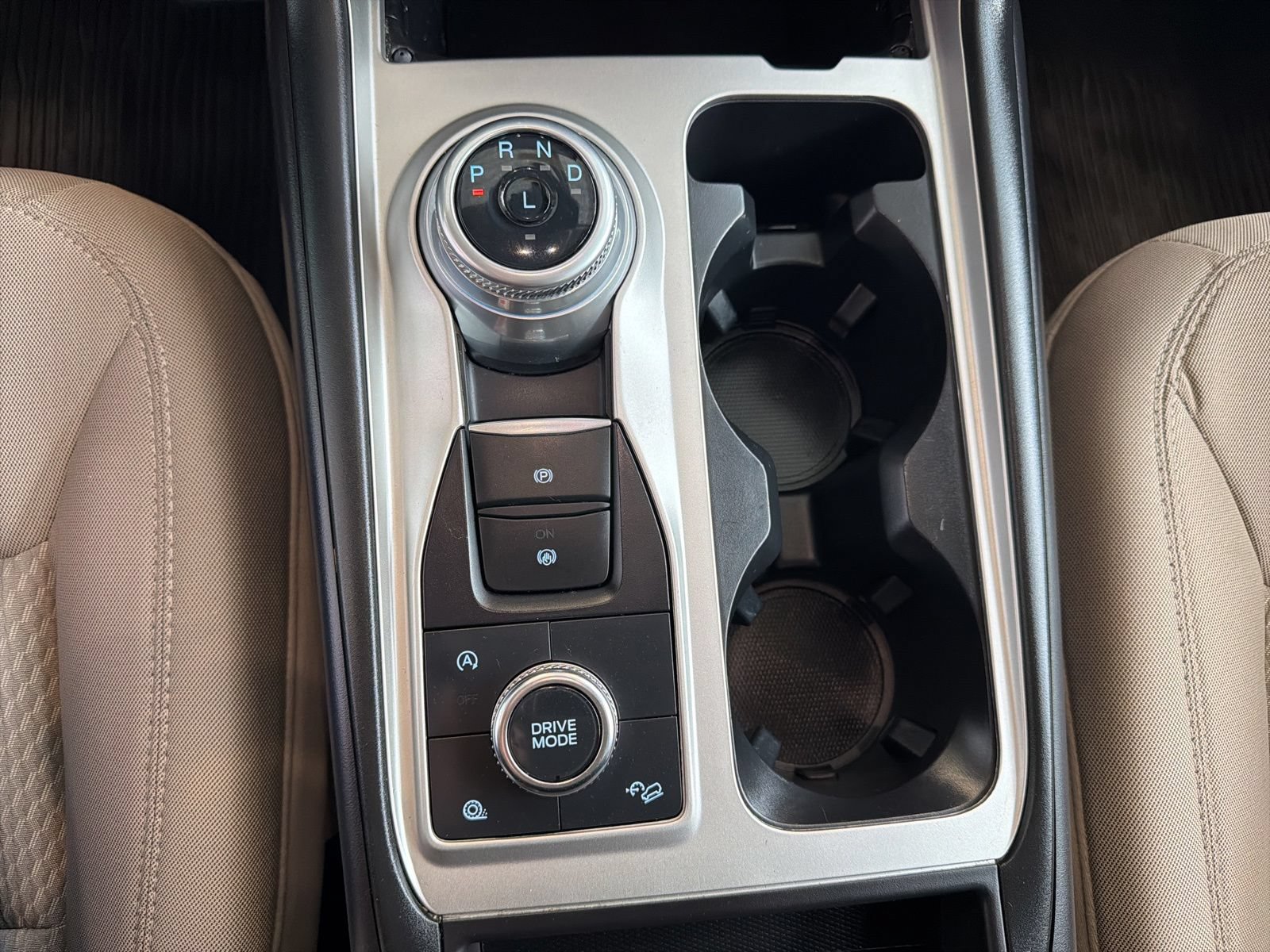 Used 2023 Ford Explorer XLT AWD/4WD image 25