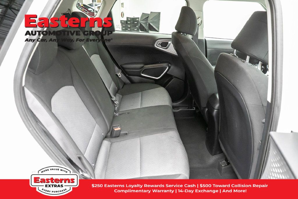 Used 2023 Kia Soul LX FWD image 23