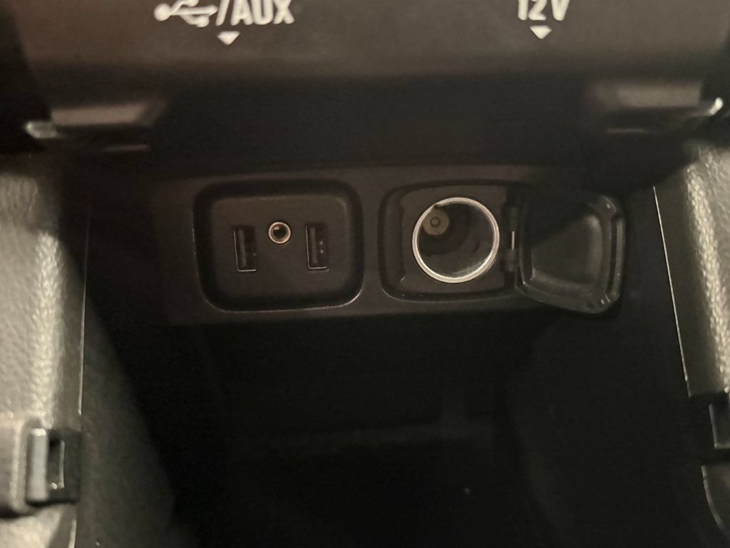 Used 2020 Buick Encore Essence AWD/4WD image 15