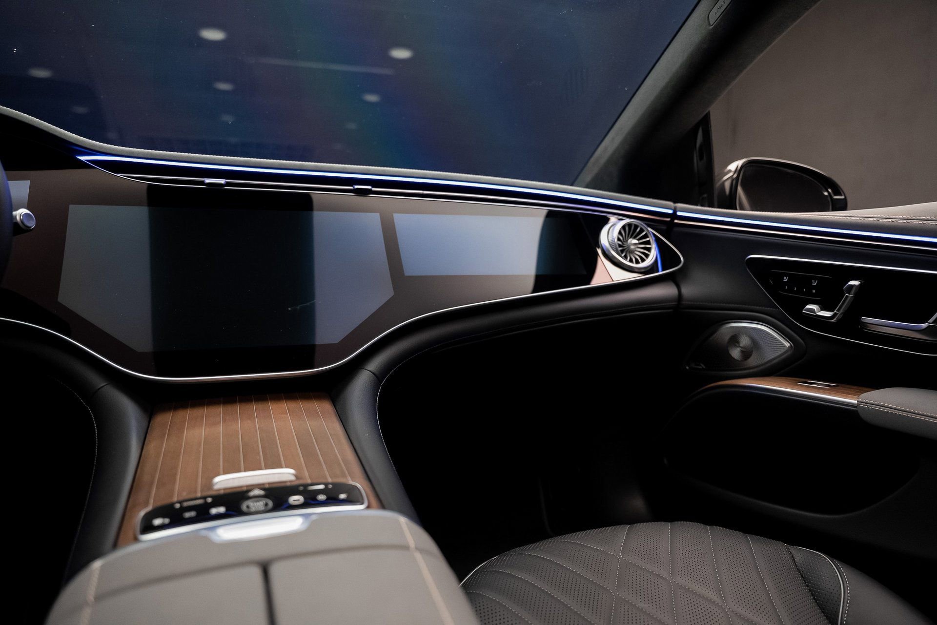 Used 2023 Mercedes-Benz EQS 580 4MATIC Sedan image 41