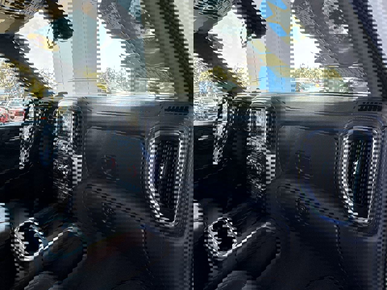 Used 2022 GMC Sierra 1500 SLT w/ SLT Premium Plus Package image 28