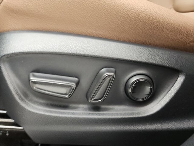 Certified 2026 Toyota Corolla Cross XLE FWD image 48