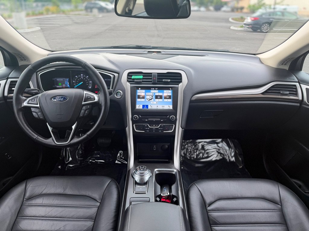 Used 2018 Ford Fusion Energi SE FWD image 16
