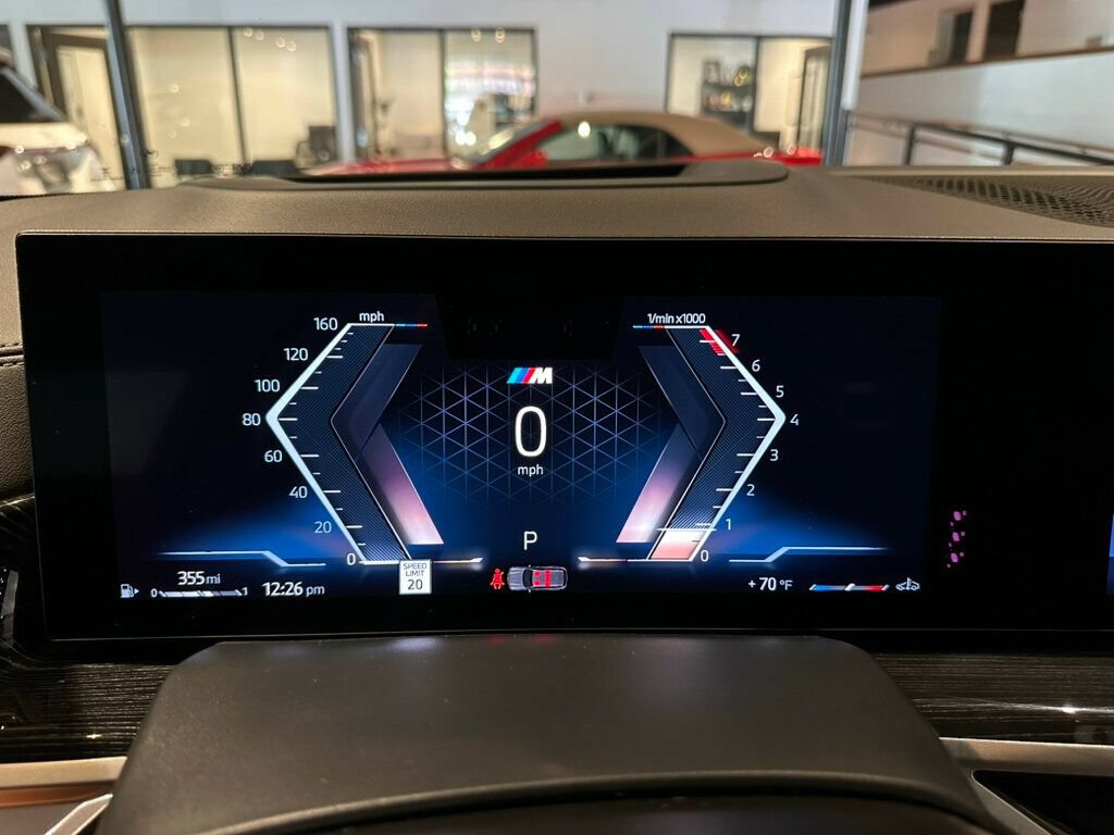 Used 2025 BMW X5 xDrive40i w/ M Sport Package AWD/4WD image 17
