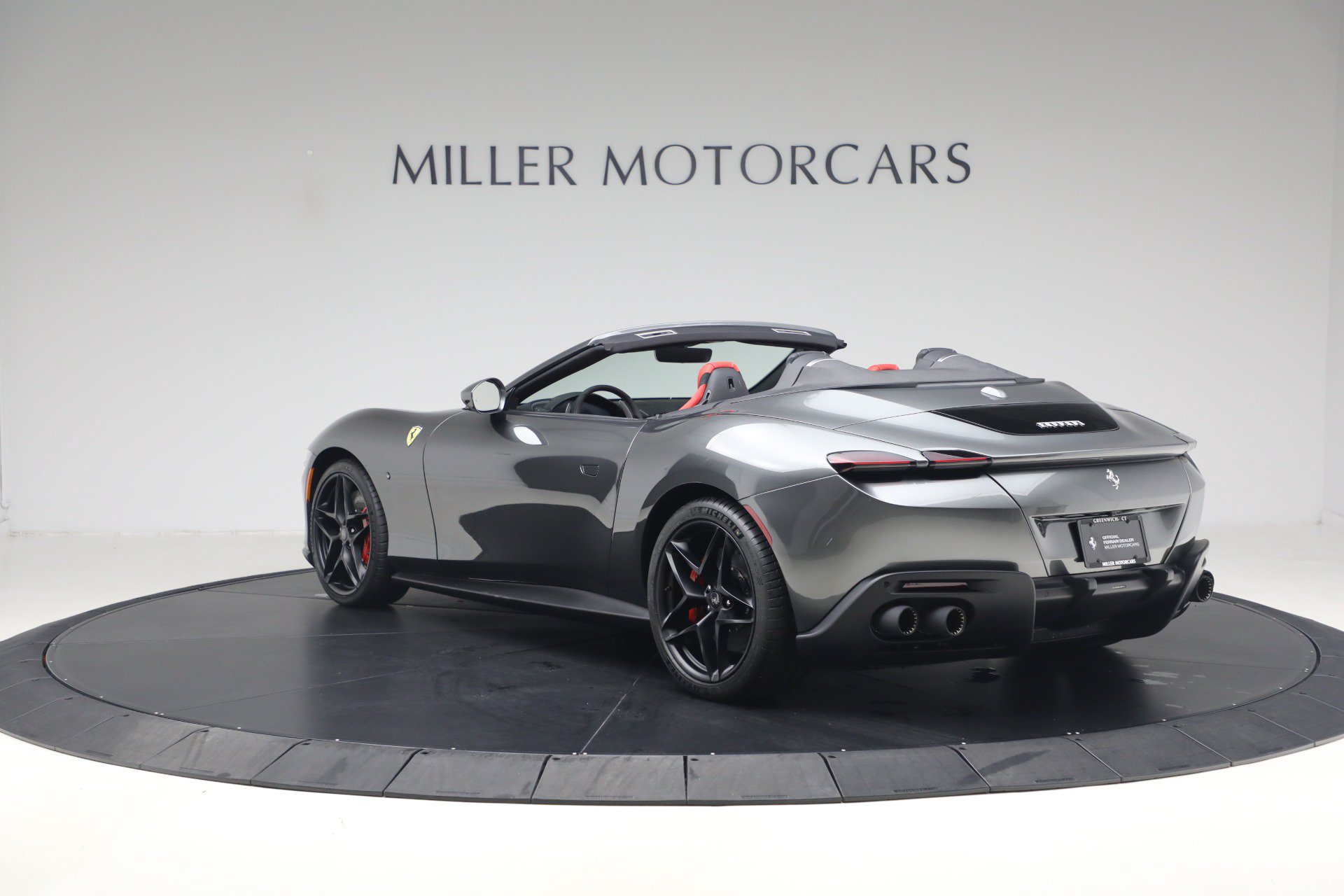 Certified 2026 Ferrari Roma Spider RWD image 5