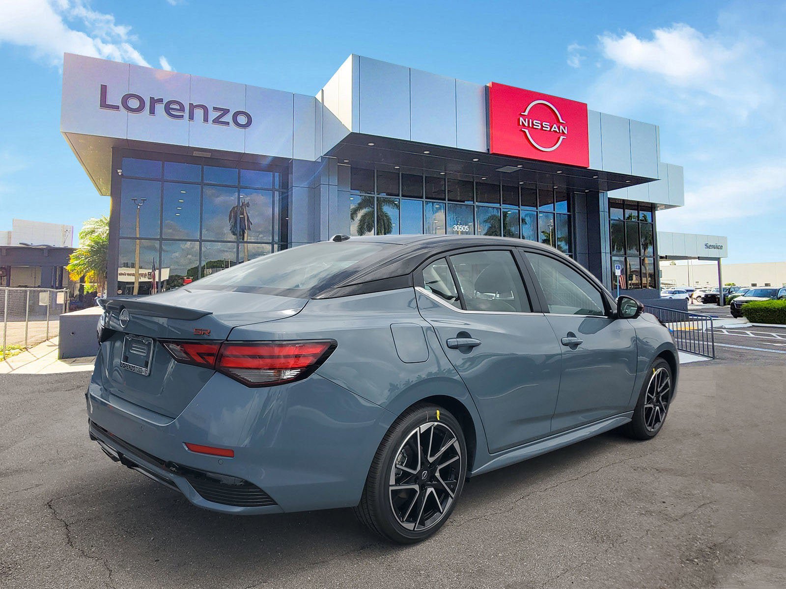 New 2025 Nissan Sentra SR w/ SR Premium Package FWD image 4
