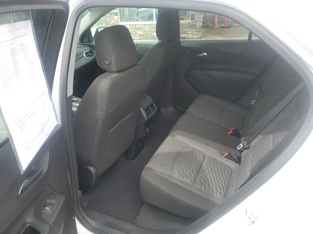 Used 2018 Chevrolet Equinox LT w/ Sun & Infotainment Package AWD/4WD image 10