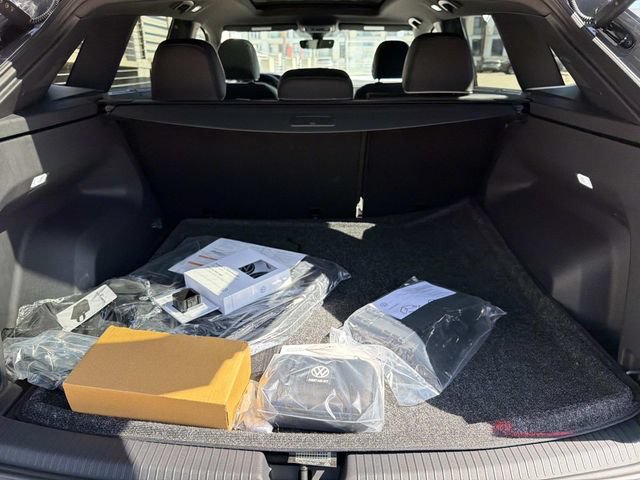 New 2026 Volkswagen Atlas Cross Sport SEL Premium R-Line AWD/4WD image 5