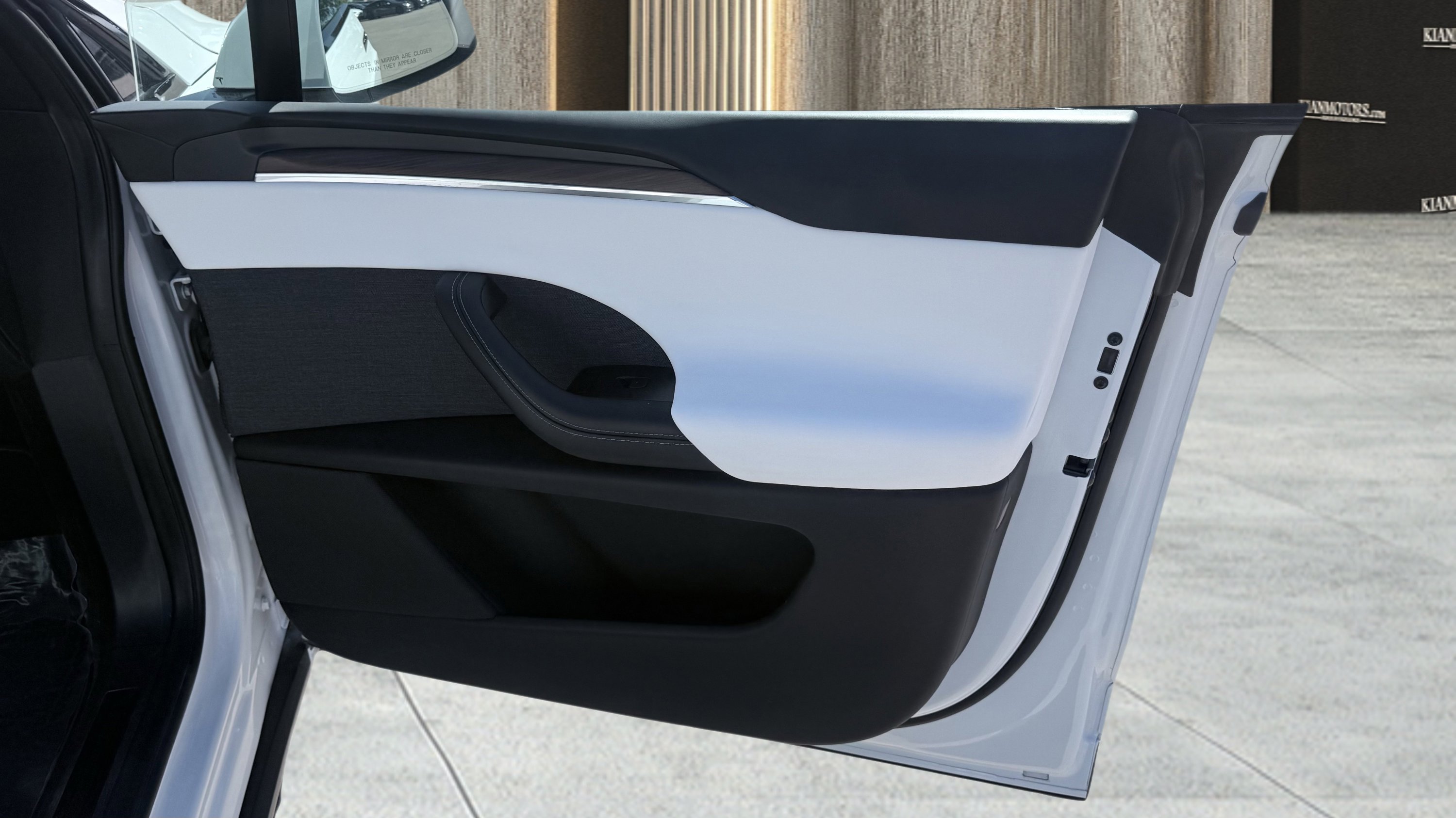 Used 2023 Tesla Model X image 43