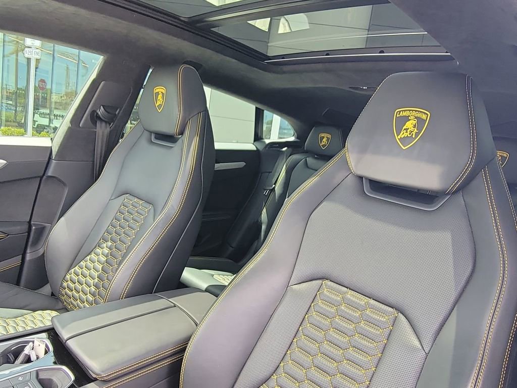 Used 2020 Lamborghini Urus image 26