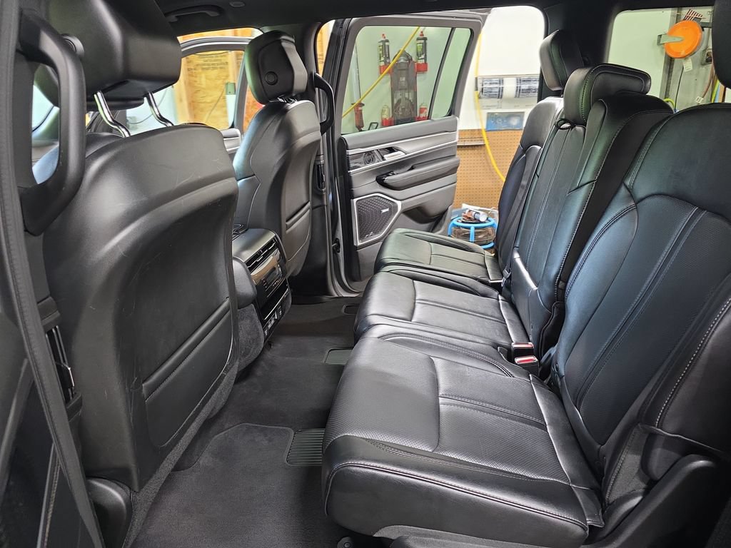 Used 2024 Jeep Wagoneer Series II AWD/4WD image 14