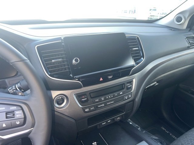 New 2024 Honda Ridgeline Sport image 11