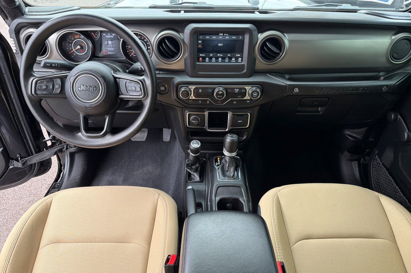 Used 2023 Jeep Wrangler Willys image 13