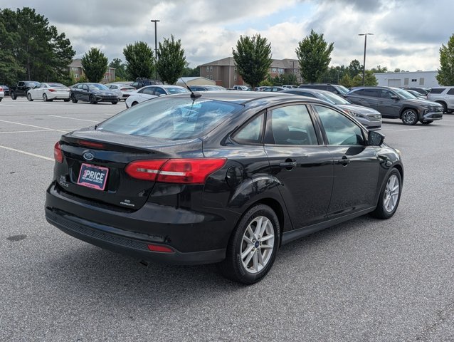 Used 2015 Ford Focus SE FWD image 5