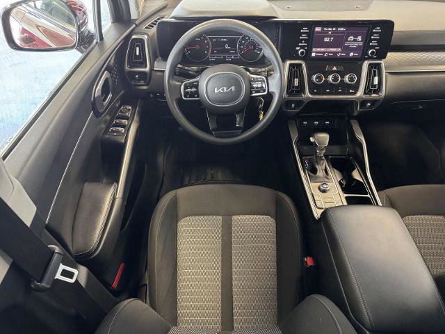 Used 2022 Kia Sorento LX image 19