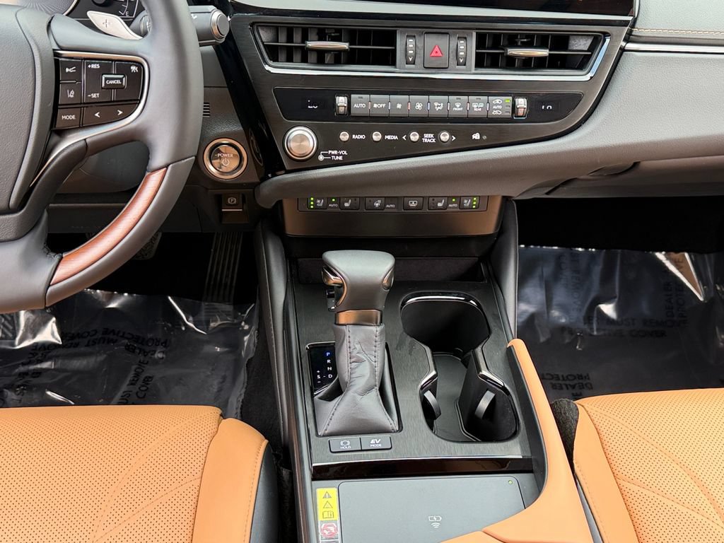 Certified 2024 Lexus ES 300h w/ Technology Package FWD image 14