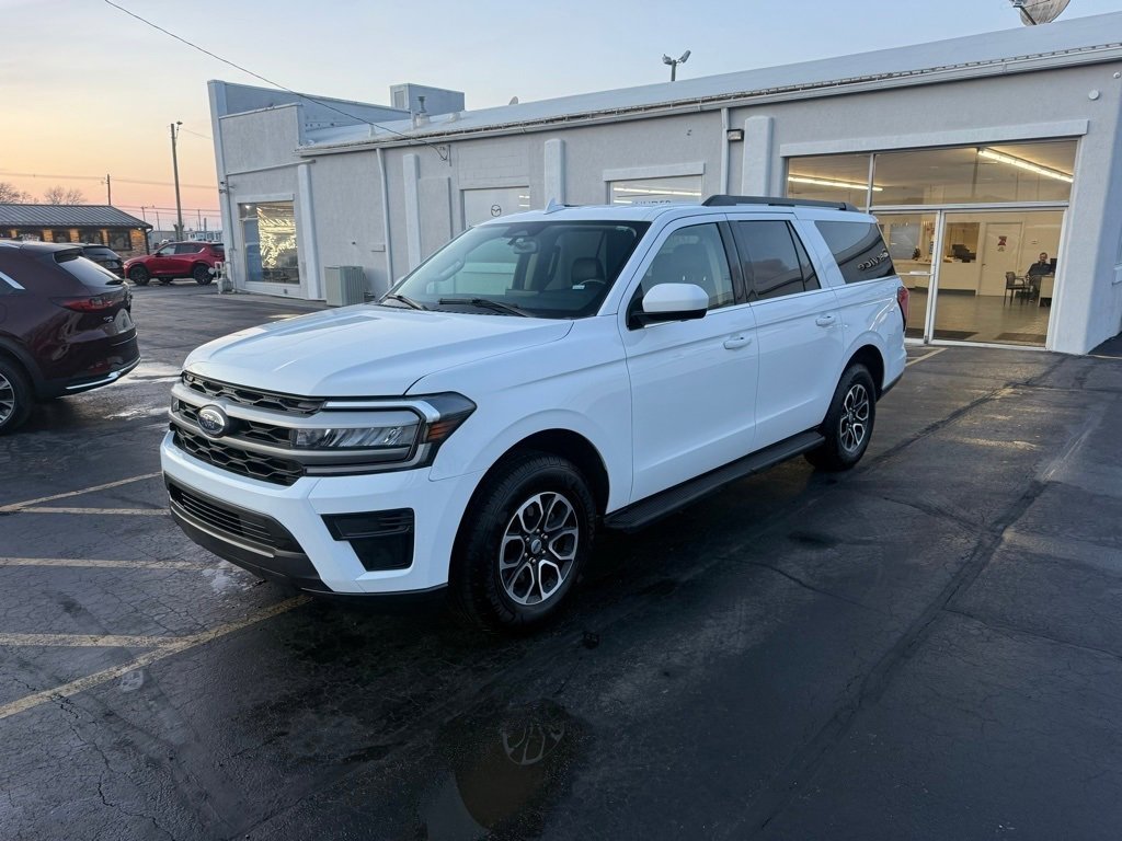 Used 2024 Ford Expedition Max XLT image 4