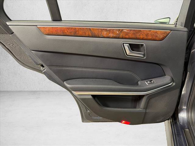 Used 2014 Mercedes-Benz E 350 4MATIC Sedan image 24