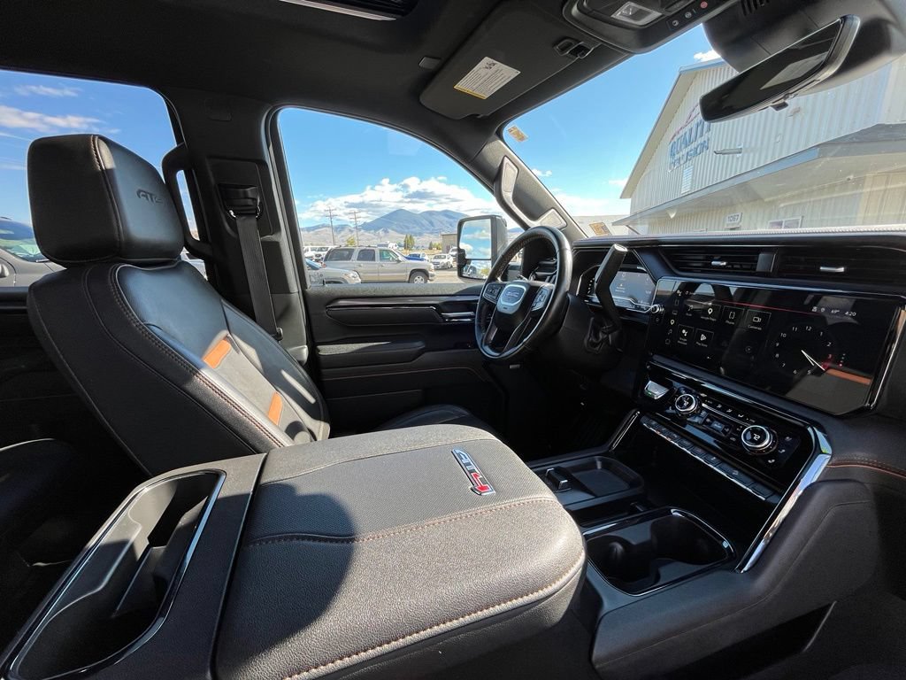Used 2025 GMC Sierra 3500 AT4 w/ AT4 Premium Plus Package AWD/4WD image 21