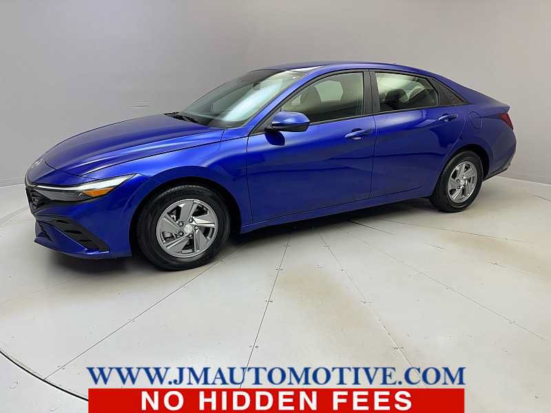 Used 2024 Hyundai Elantra SE FWD image 1