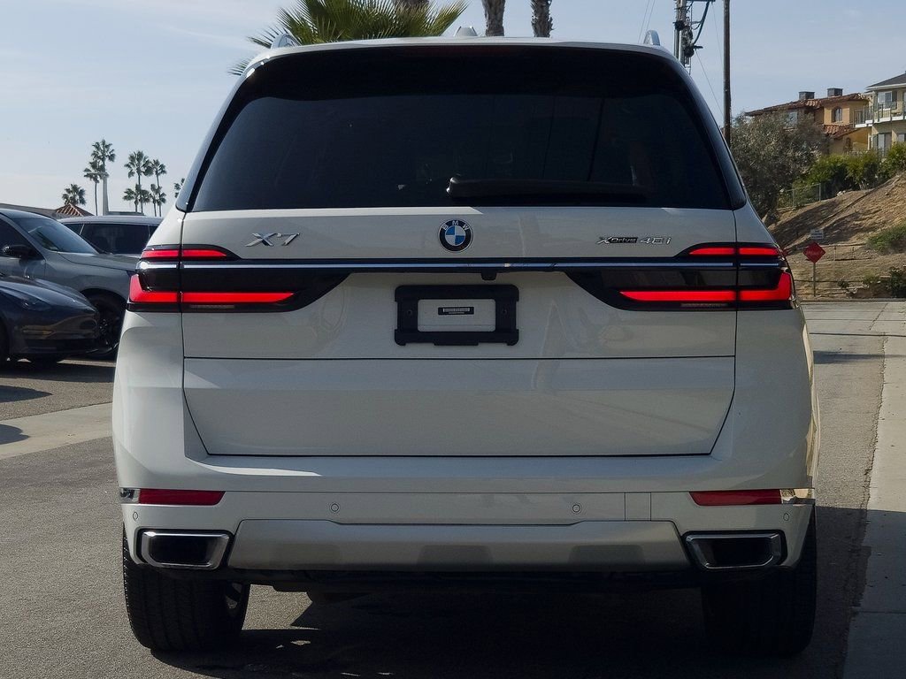 Used 2023 BMW X7 xDrive40i w/ Climate Comfort Package image 30