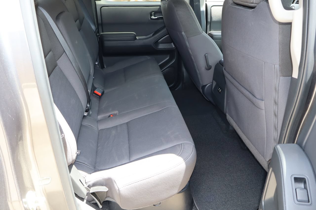 Used 2024 Nissan Frontier SV AWD/4WD image 17