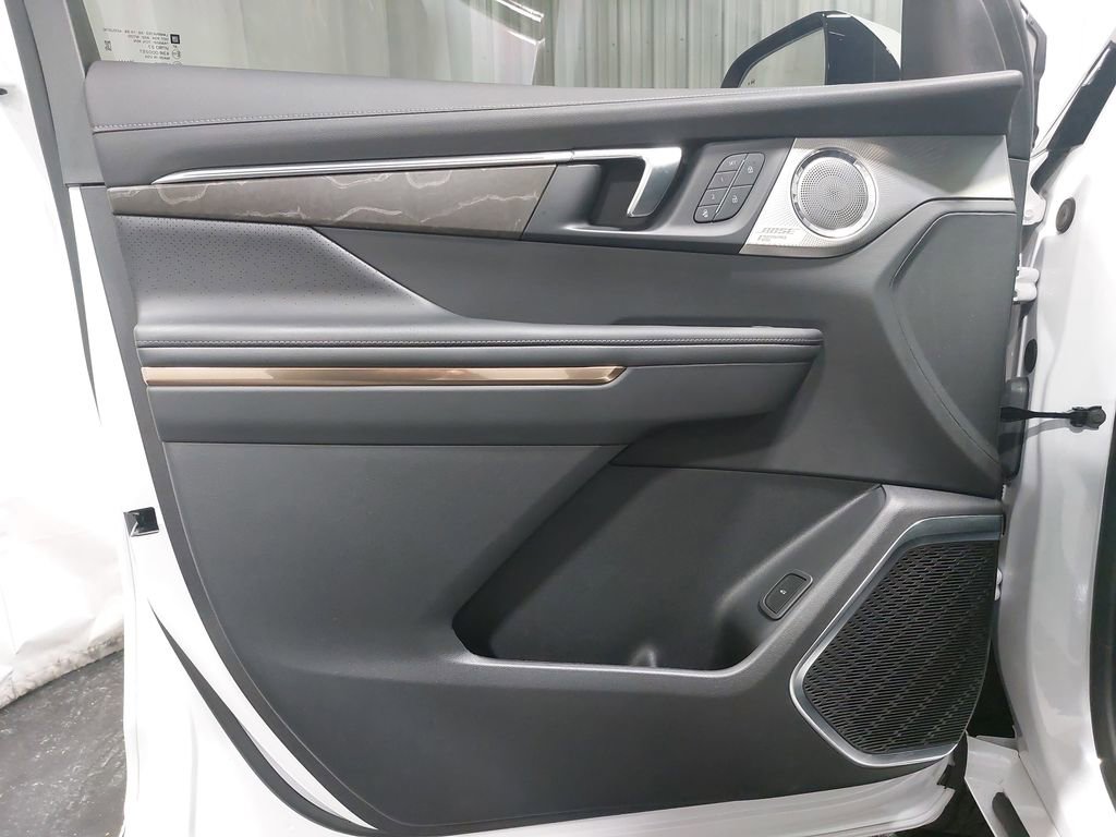 Used 2025 Buick Enclave Avenir w/ Super Cruise Package image 30