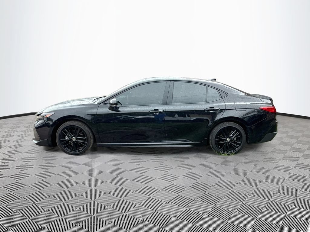 Used 2026 Toyota Camry SE FWD image 9