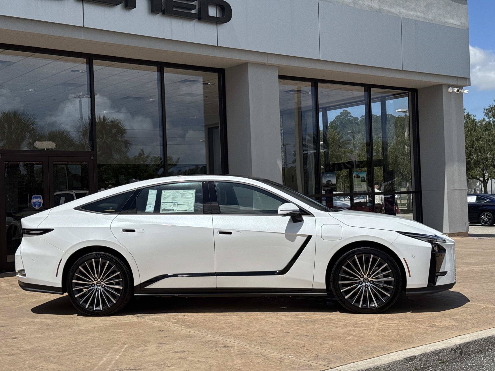 New 2026 Lexus ES 350e w/ Cold Area Package FWD image 2
