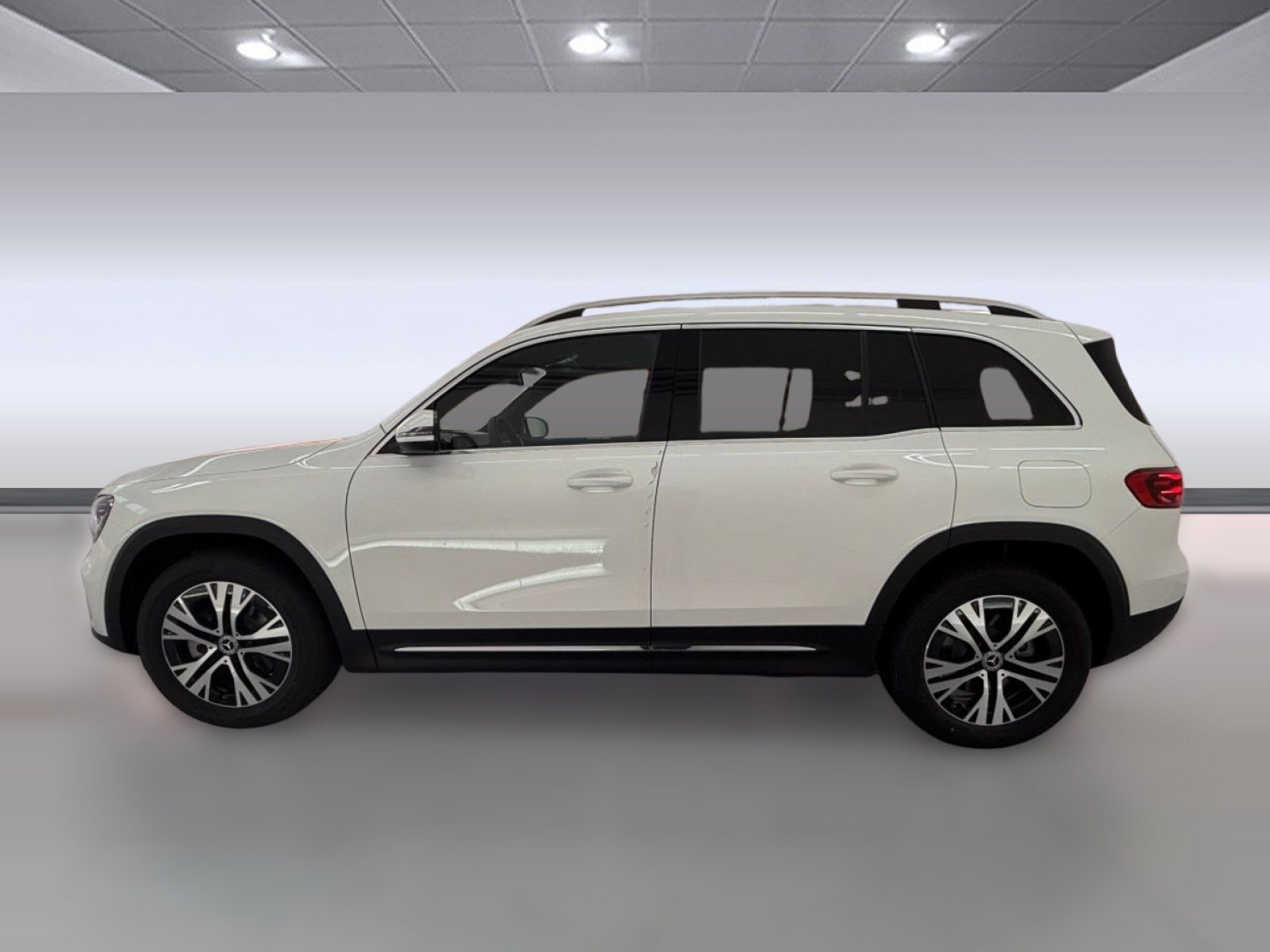 New 2026 Mercedes-Benz GLB 250 image 2
