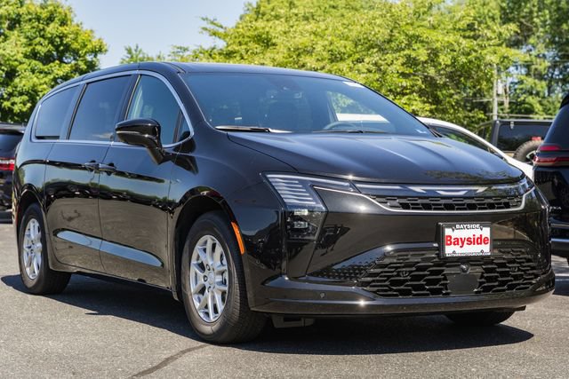 New 2027 Chrysler Pacifica Select FWD image 2