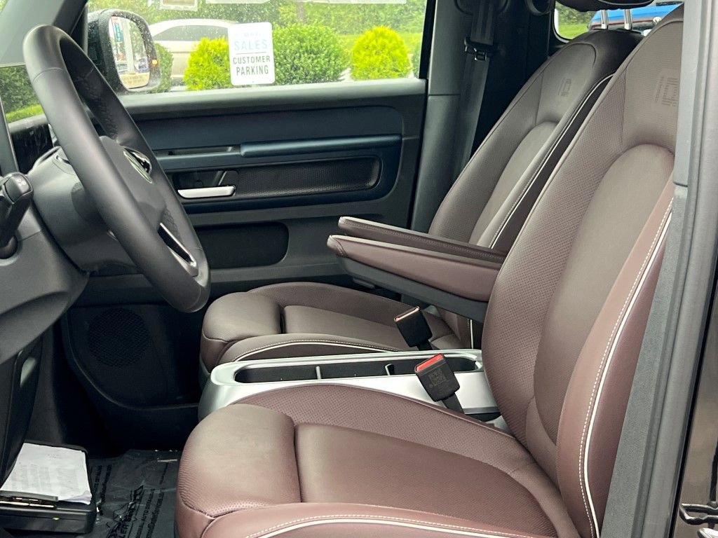 New 2025 Volkswagen ID. Buzz Pro S RWD image 14