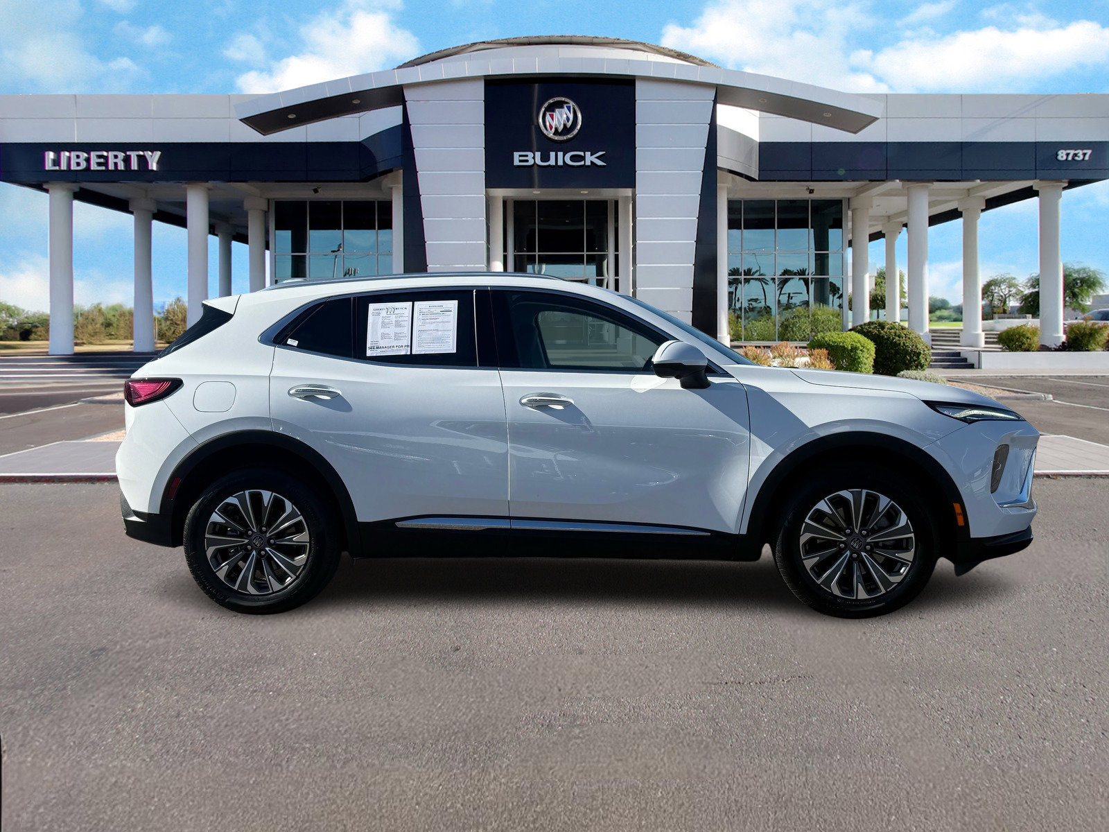 Used 2025 Buick Envision Preferred image 2