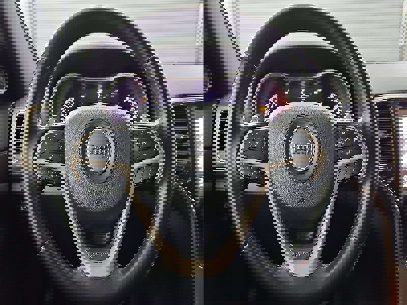 Used 2017 Jeep Grand Cherokee Laredo w/ Quick Order Package 23E image 22