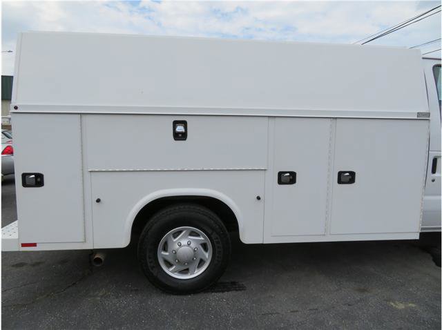 Used 2016 Ford E-350 and Econoline 350 Super Duty RWD image 3