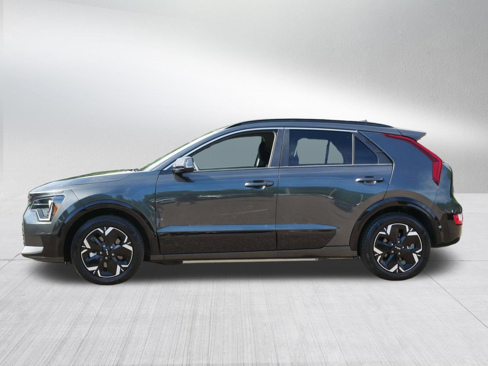 Certified 2024 Kia Niro Wind w/ Wind Preserve Package FWD image 4