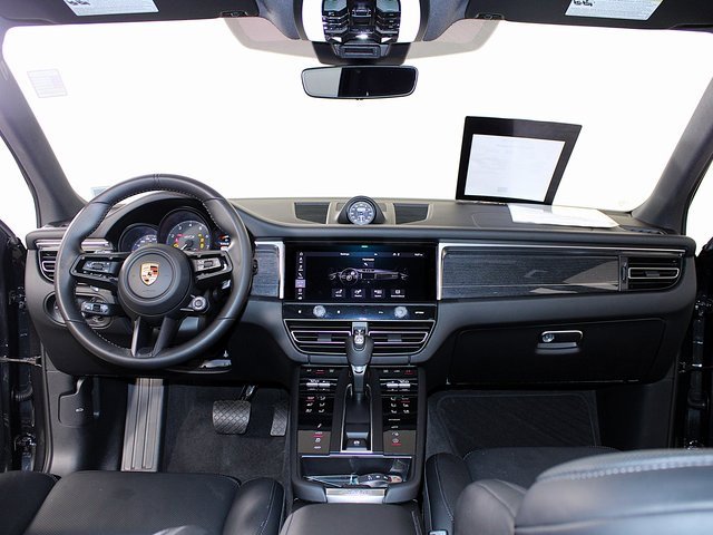 Used 2024 Porsche Macan GTS image 13