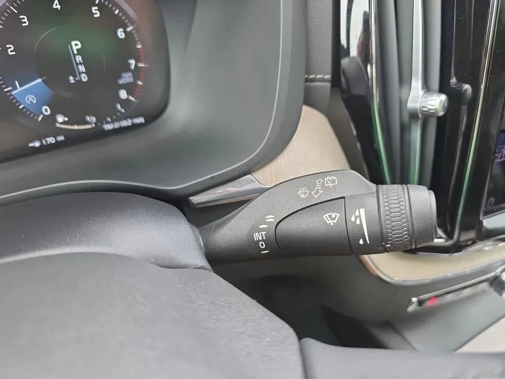 Used 2021 Volvo XC60 T5 Inscription w/ Advanced Package FWD image 23