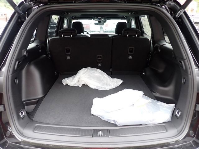 New 2025 Jeep Grand Cherokee Laredo X w/ Luxury Tech Group I image 6