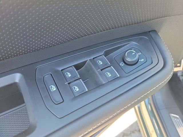 New 2026 Volkswagen Atlas Cross Sport SEL Premium R-Line AWD/4WD image 31
